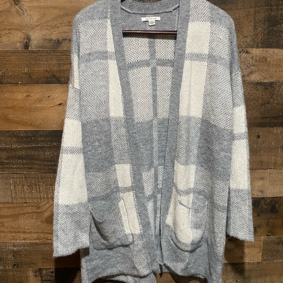 American Eagle Outfitters Sweaters - AEO american eagle womens gray plaid sweater small